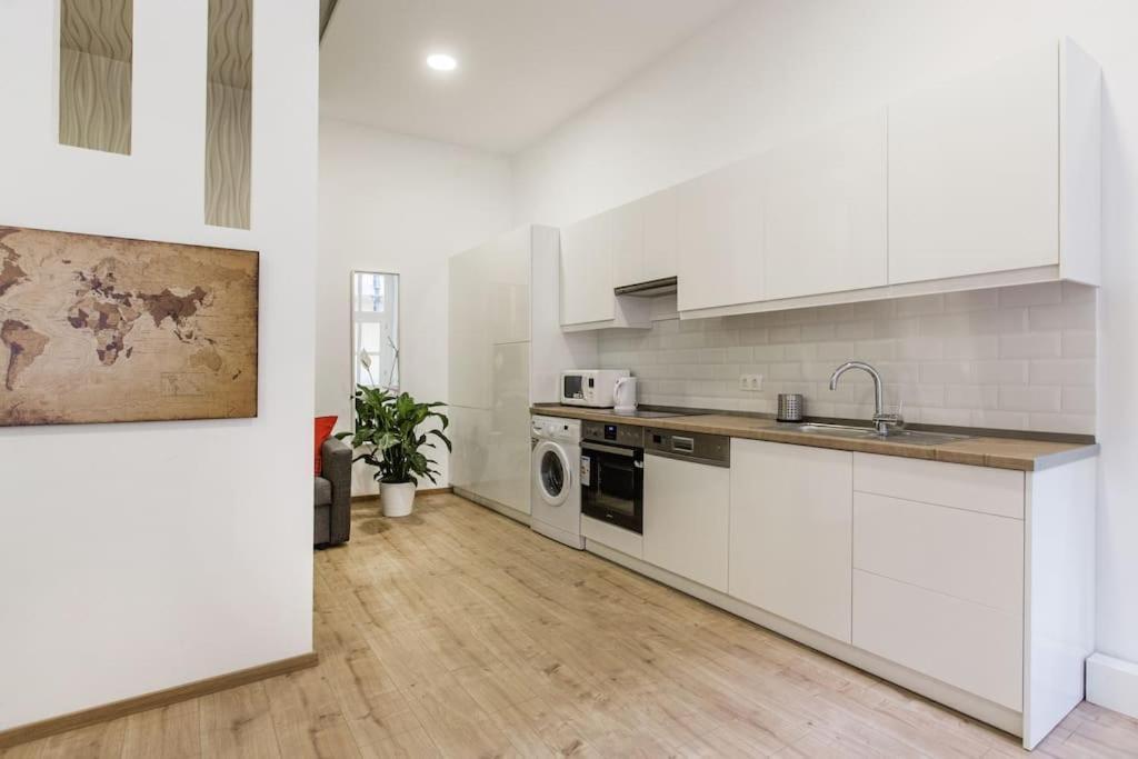 Designer Dream Home In The Ruin Bar District W A/C บูดาเปสต์ ภายนอก รูปภาพ